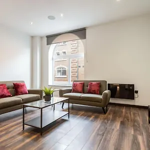Characterful 2 Bed With Parking In Hull Apartment Kingston upon Hull